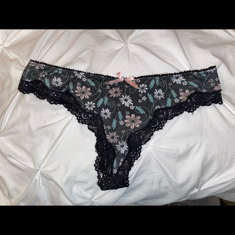 Floral lace thong with bow